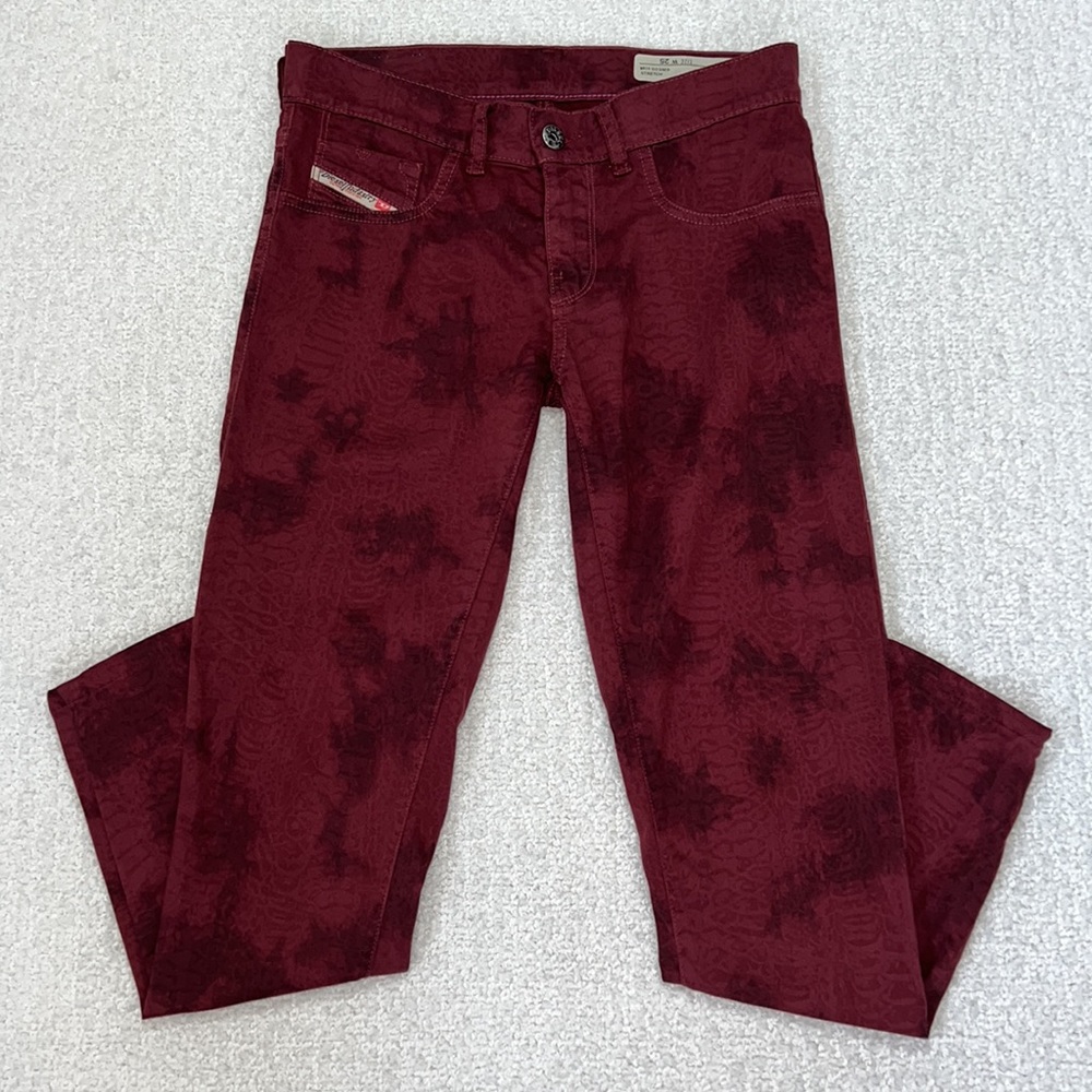 Diesel Industry Denim Livier-SP Super Slim Jegging
Stretch Low Waist Bordeaux - Picture 3 of 10
